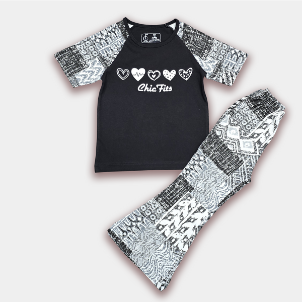 Black Reglan Heart OutFit