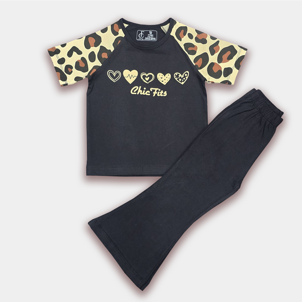 Chic-Fits Heart OutFit